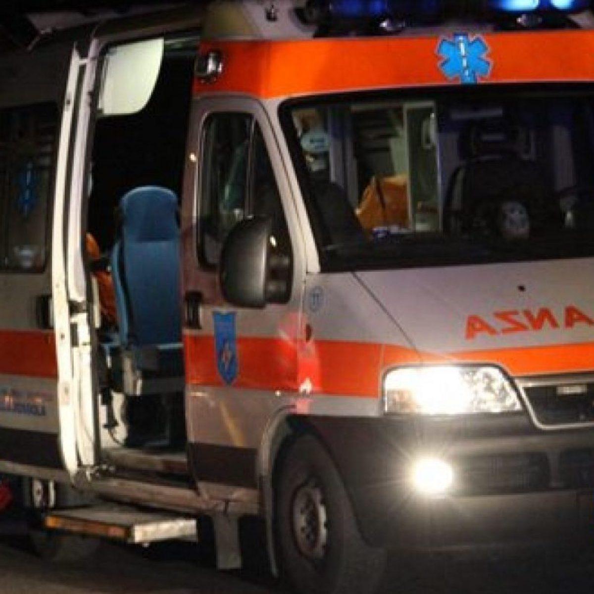 Incidente stradale coinvolge cinque auto: quattro feriti