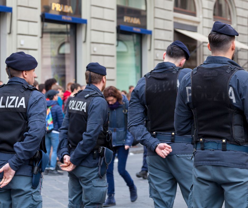 Due donne denunciate per truffa con il finto carabiniere