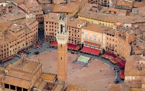 L’Aquila festeggia a Siena il Palio vinto dopo 34 anni